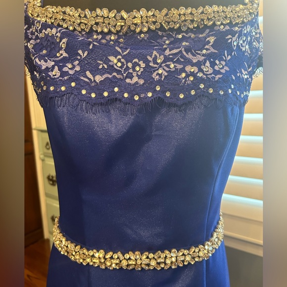 Ritzee Prom formal dress
🌼OFFERS WELCOME🌼
CLOSET CLEANOUT👗 - Picture 4 of 11